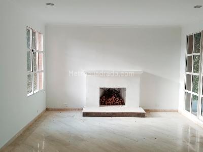 Casa de 4 alcobas en arriendo en El Poblado, Medellín, 450 m² · foto 2 de 17