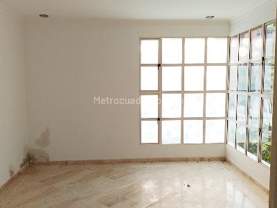 Casa de 4 alcobas en arriendo en El Poblado, Medellín, 450 m² · foto 6 de 17