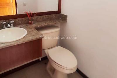 Casa en arriendo en El Poblado, Medellín · foto 11 de 15
