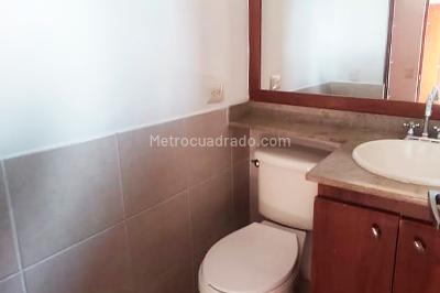 Casa en arriendo en El Poblado, Medellín · foto 12 de 15