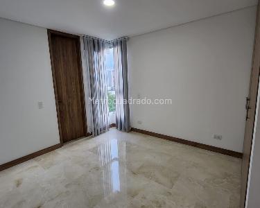 Apartamento de 3 alcobas en venta en Castropol, Medellín, 126 m² · foto 9 de 14