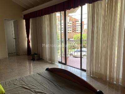 Casa de 5 alcobas en venta en El Poblado, Medellín, 307 m² · foto 12 de 18