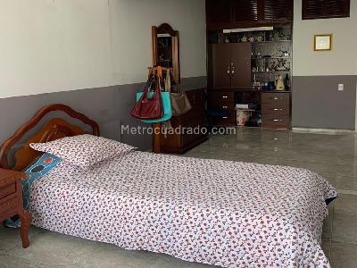 Casa de 5 alcobas en venta en El Poblado, Medellín, 307 m² · foto 14 de 18