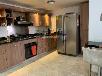 Casa de 5 alcobas en venta en El Poblado, Medellín, 307 m² · foto 5 de 18