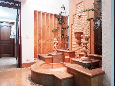 Casa de 5 alcobas en arriendo en El Poblado, Medellín, 650 m² · foto 14 de 19