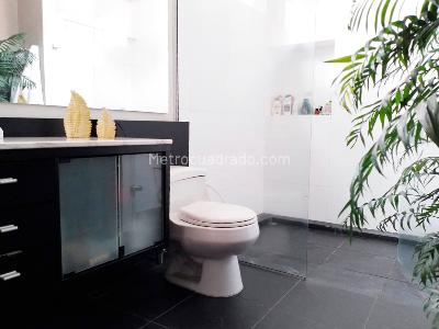 Apartamento de 2 alcobas en venta en El Poblado, Medellín, 180 m² · foto 17 de 20