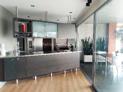Apartamento de 2 alcobas en venta en El Poblado, Medellín, 180 m² · foto 6 de 20