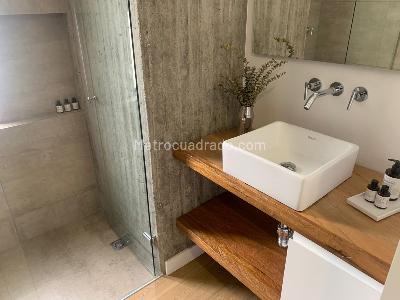 Apartamento de 3 alcobas en venta en El Poblado, Medellín, 180 m² · foto 12 de 13