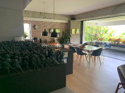 Apartamento de 3 alcobas en venta en El Poblado, Medellín, 180 m² · foto 2 de 13