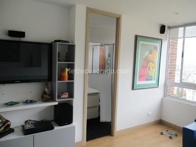 Apartamento de 2 alcobas en venta en El Poblado, Medellín, 116 m² · foto 10 de 13