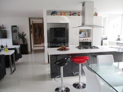 Apartamento de 2 alcobas en venta en El Poblado, Medellín, 116 m² · foto 5 de 13