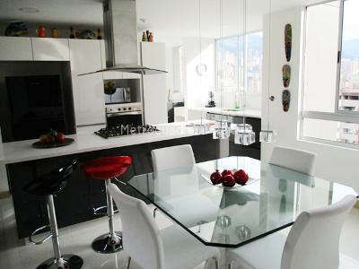 Apartamento de 2 alcobas en venta en El Poblado, Medellín, 116 m² · foto 6 de 13