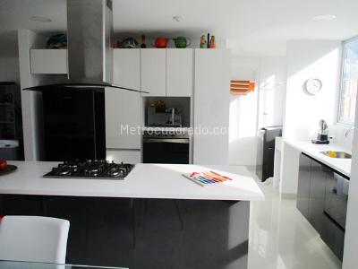 Apartamento de 2 alcobas en venta en El Poblado, Medellín, 116 m² · foto 7 de 13