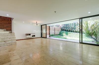 Casa de 3 alcobas en venta en El Poblado, Medellín, 195 m² · foto 2 de 15