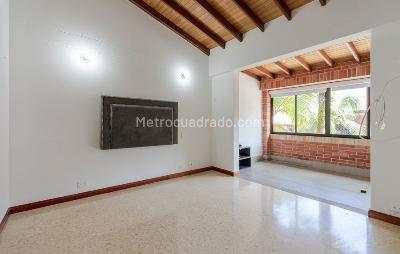 Casa de 3 alcobas en venta en El Poblado, Medellín, 195 m² · foto 7 de 15