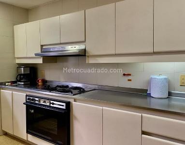 Apartamento de 3 alcobas en venta en El Poblado, Medellín, 296 m² · foto 3 de 12