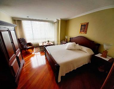Apartamento de 3 alcobas en venta en El Poblado, Medellín, 296 m² · foto 7 de 12