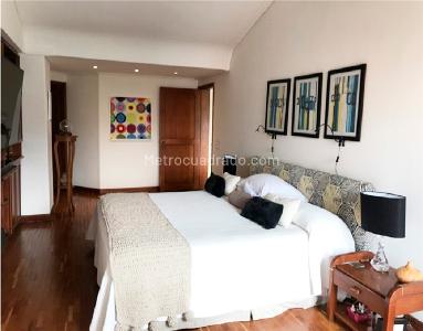 Apartamento de 3 alcobas en venta en El Poblado, Medellín, 296 m² · foto 8 de 12