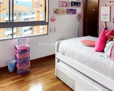 Apartamento de 3 alcobas en venta en El Poblado, Medellín, 212 m² · foto 10 de 13