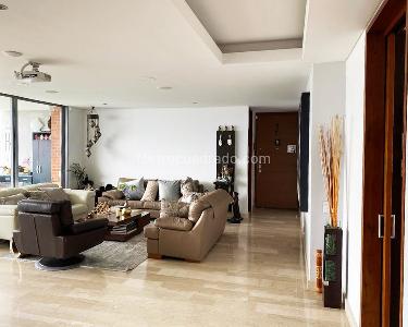 Apartamento de 3 alcobas en venta en El Poblado, Medellín, 212 m² · foto 3 de 13