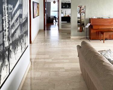 Apartamento de 3 alcobas en venta en El Poblado, Medellín, 212 m² · foto 4 de 13