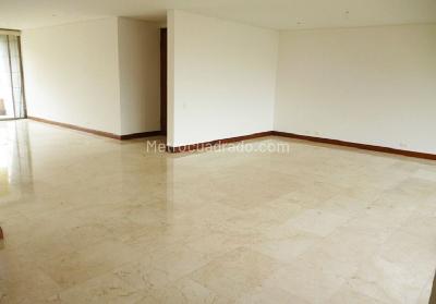 Apartamento en venta en El Poblado, Medellín · foto 2 de 14