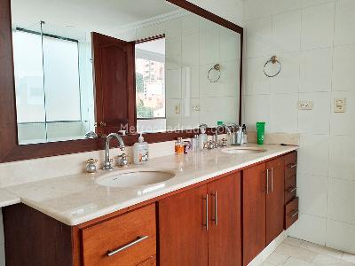 Apartamento de 4 alcobas en venta en El Poblado, Medellín, 400 m² · foto 17 de 20
