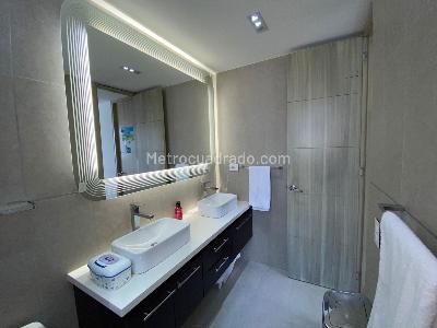 Apartamento de 3 alcobas en venta en El Poblado, Medellín, 137 m² · foto 15 de 17