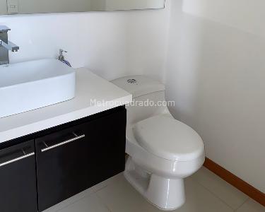 Apartamento de 3 alcobas en venta en El Poblado, Medellín, 137 m² · foto 16 de 17
