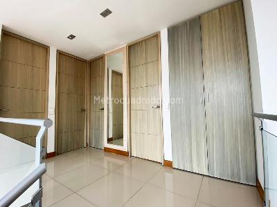 Apartamento de 3 alcobas en venta en El Poblado, Medellín, 137 m² · foto 8 de 17