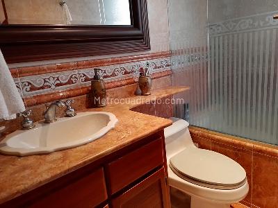 Casa de 5 alcobas en venta en El Poblado, Medellín, 400 m² · foto 16 de 19