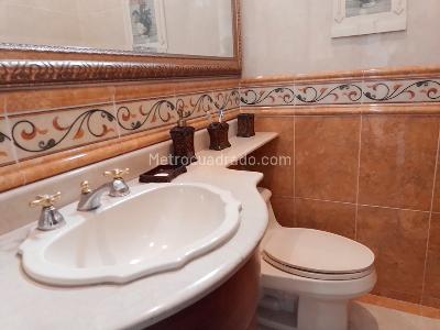 Casa de 5 alcobas en venta en El Poblado, Medellín, 400 m² · foto 17 de 19