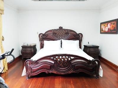 Casa de 5 alcobas en venta en El Poblado, Medellín, 400 m² · foto 8 de 19