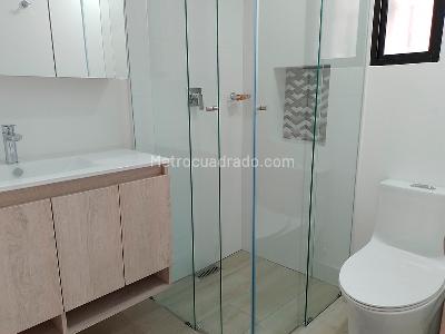 Casa de 3 alcobas en venta en El Poblado, Medellín, 243 m² · foto 13 de 14