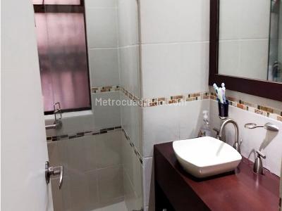 Apartamento en venta en El Poblado, Medellín · foto 11 de 12