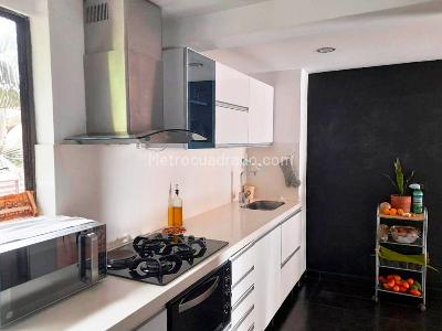 Apartamento en venta en El Poblado, Medellín · foto 3 de 12