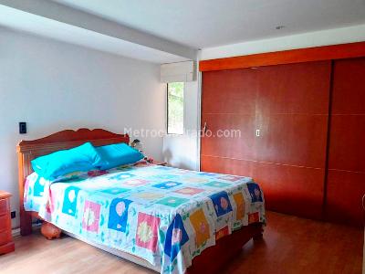 Apartamento en venta en El Poblado, Medellín · foto 6 de 12