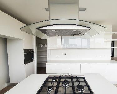 Apartamento en arriendo en El Poblado, Medellín · foto 4 de 17