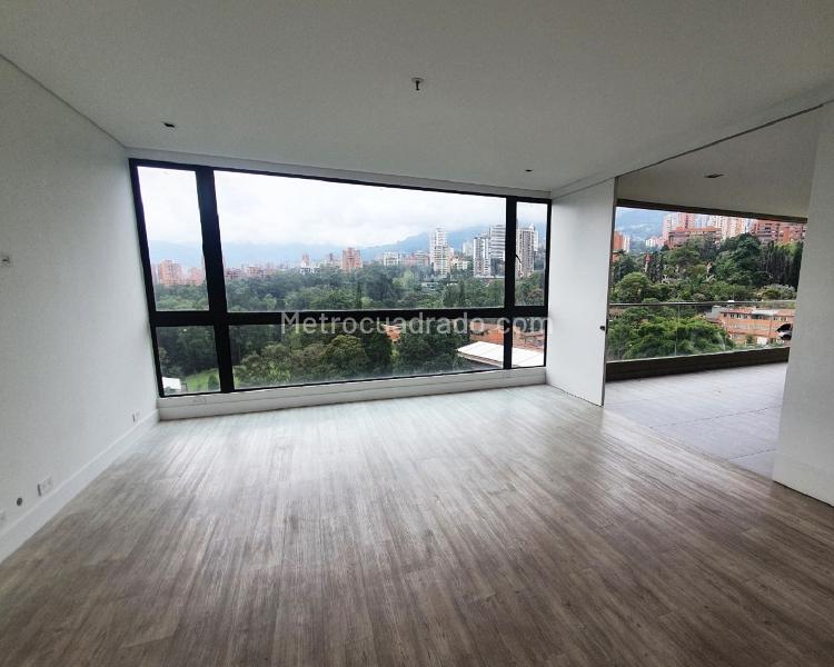 Spacious 3BR Apartment in El Poblado - 8