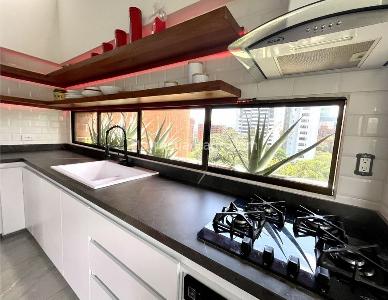 Apartamento de 5 alcobas en venta en El Poblado, Medellín, 284 m² · foto 6 de 18