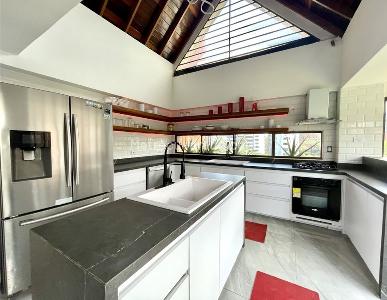 Apartamento de 5 alcobas en venta en El Poblado, Medellín, 284 m² · foto 5 de 18