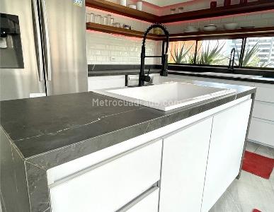 Apartamento de 5 alcobas en venta en El Poblado, Medellín, 284 m² · foto 7 de 18