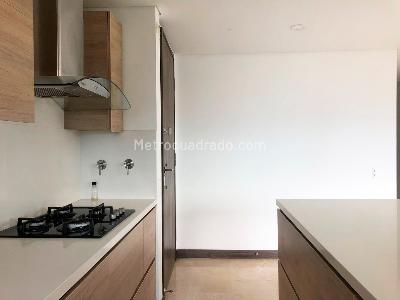 Apartamento en venta en El Poblado, Medellín · foto 2 de 17