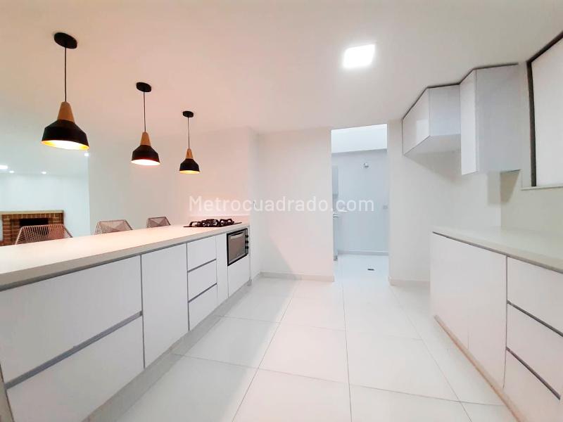 3BR House with Jacuzzi in El Poblado (Gated Unit) - 5