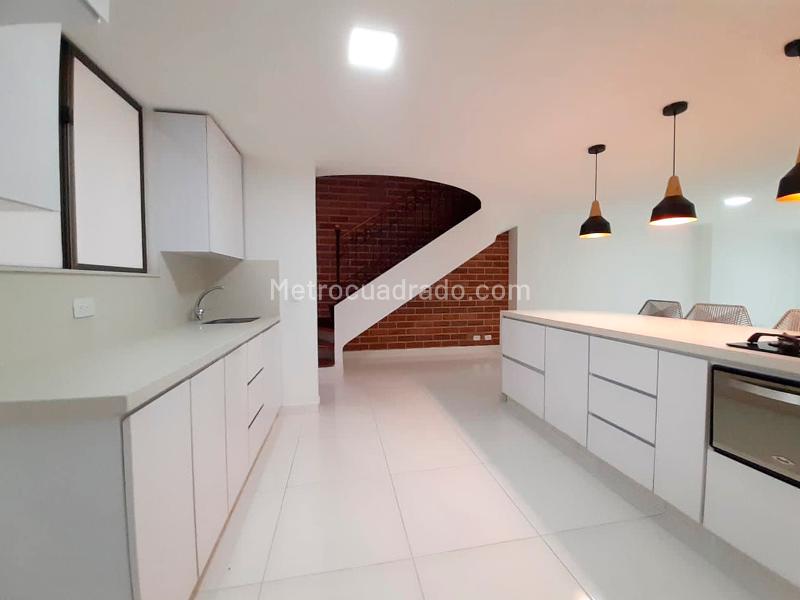 3BR House with Jacuzzi in El Poblado (Gated Unit) - 7