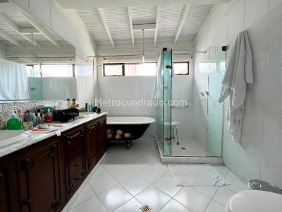 Apartamento en venta en El Poblado, Medellín · foto 14 de 17