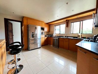 Apartamento en venta en El Poblado, Medellín · foto 4 de 17