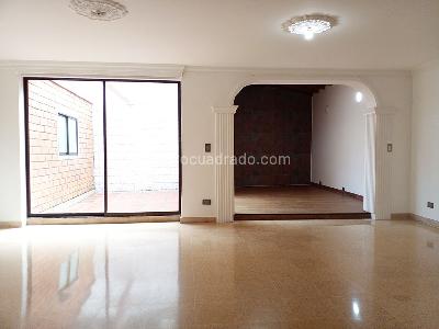 Casa de 4 alcobas en venta en Envigado, Envigado, 204 m² · foto 2 de 20