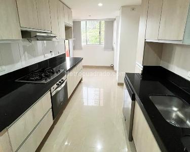 Apartamento de 3 alcobas en venta en El Poblado, Medellín, 223 m² · foto 6 de 15