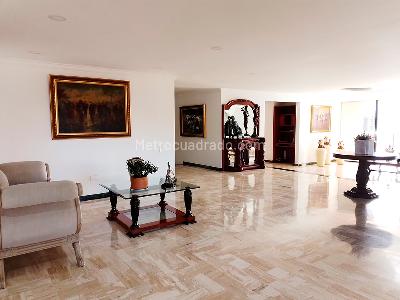 Apartamento en venta en El Poblado, Medellín · foto 2 de 20